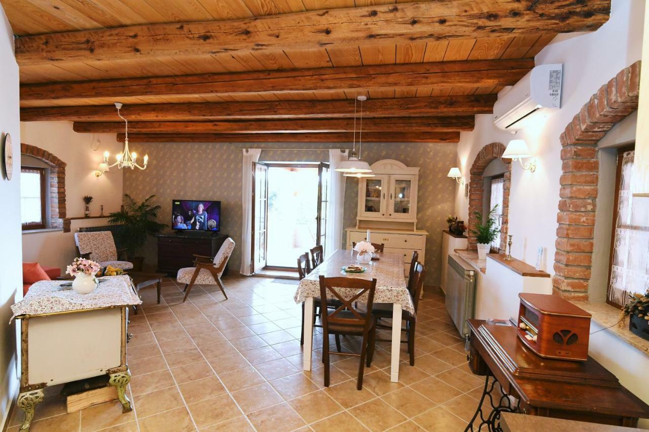 Holiday Home Ivana Pasjak Zewnętrze zdjęcie